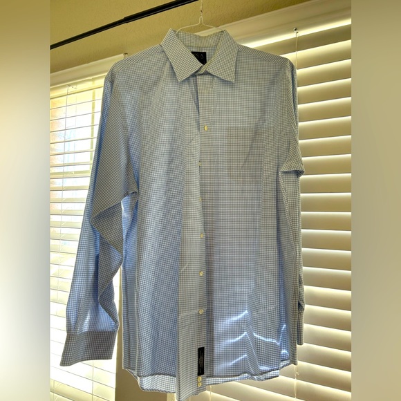 Jos A Bank Travelers Collection men’s large button shirt. Checkered. - Picture 1 of 6